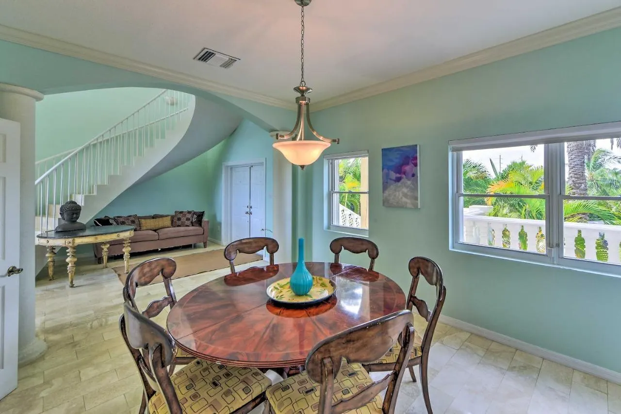 Sun Cloud Oceanfront Villa In Rum Point! Driftwood Village 0*,  Islas Caimán