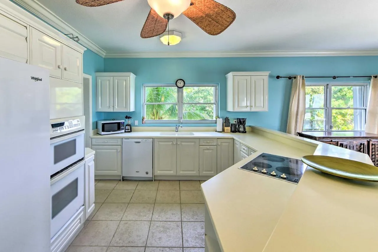 Сasa de vacaciones Sun Cloud Oceanfront Villa In Rum Point! Driftwood Village Islas Caimán