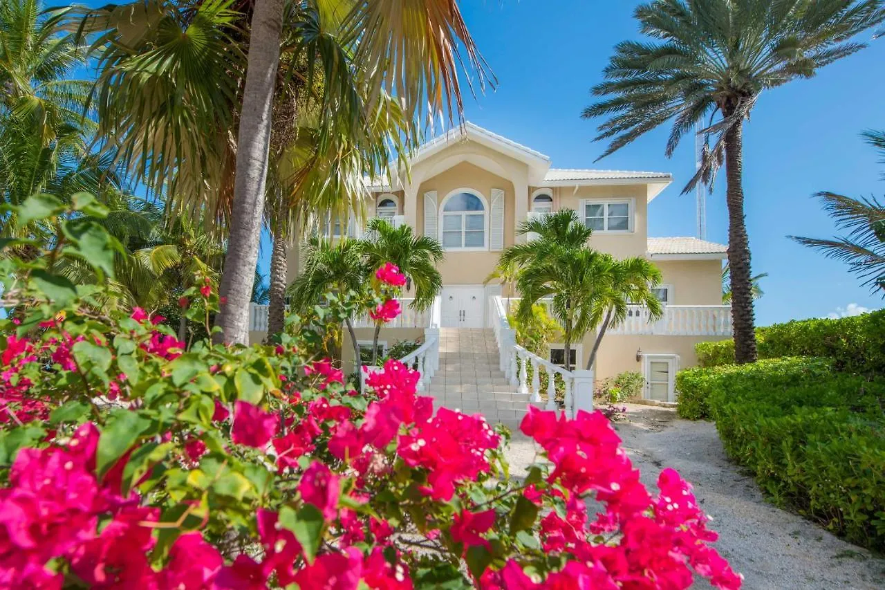 Sun Cloud Oceanfront Villa In Rum Point! Driftwood Village Сasa de vacaciones